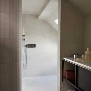 Suite à 2 Chambres à Coucher Lit King-Size